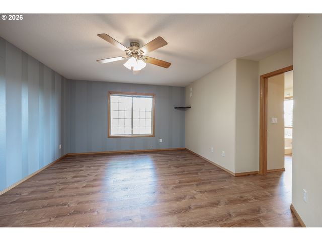 28323 Ne 48TH Way, Camas, WA 98607