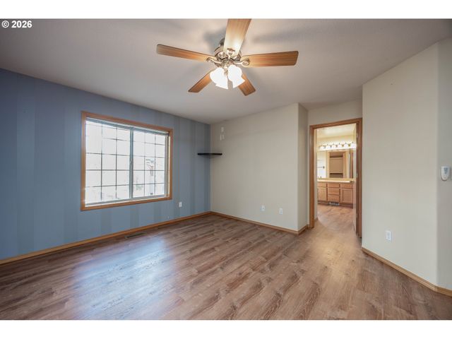 28323 Ne 48TH Way, Camas, WA 98607