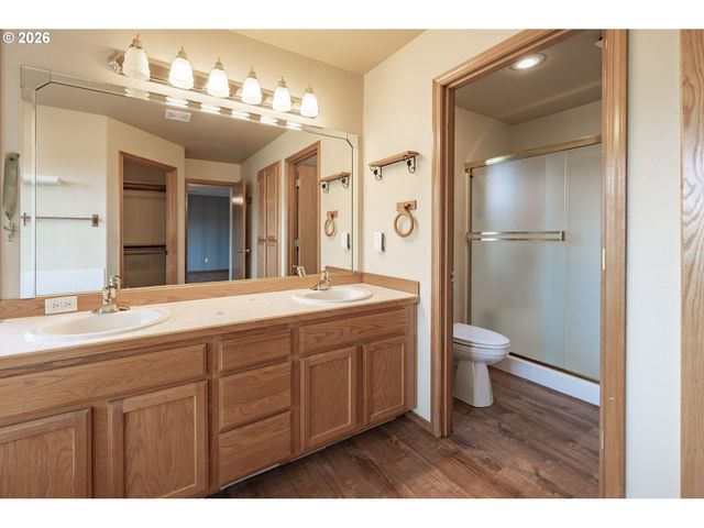 28323 Ne 48TH Way, Camas, WA 98607