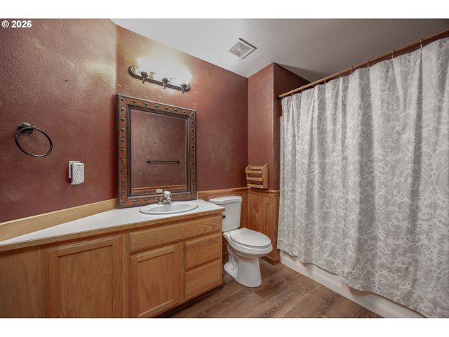 28323 Ne 48TH Way, Camas, WA 98607
