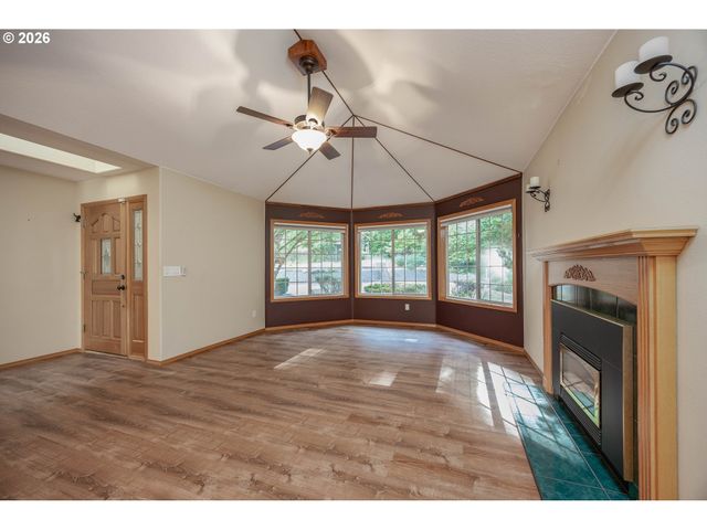 28323 Ne 48TH Way, Camas, WA 98607