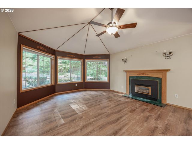 28323 Ne 48TH Way, Camas, WA 98607
