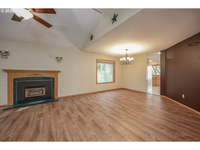 28323 Ne 48TH Way, Camas, WA 98607
