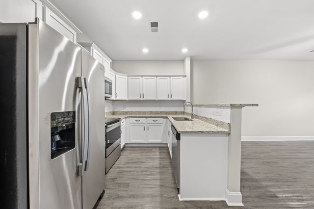 283 Smithson Ln, Clarksville, TN 37040