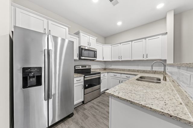 283 Smithson Ln, Clarksville, TN 37040