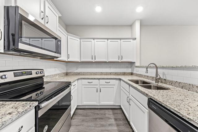 283 Smithson Ln, Clarksville, TN 37040
