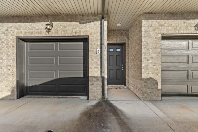 283 Smithson Ln, Clarksville, TN 37040