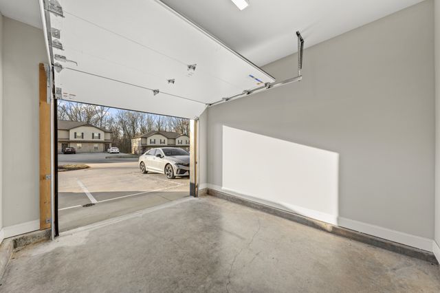 283 Smithson Ln, Clarksville, TN 37040