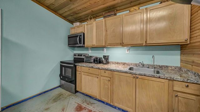 115 Deerfield Road, Paradise, TX 76073