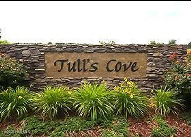 2116 Tulls Cove Road, Winterville, NC 28590