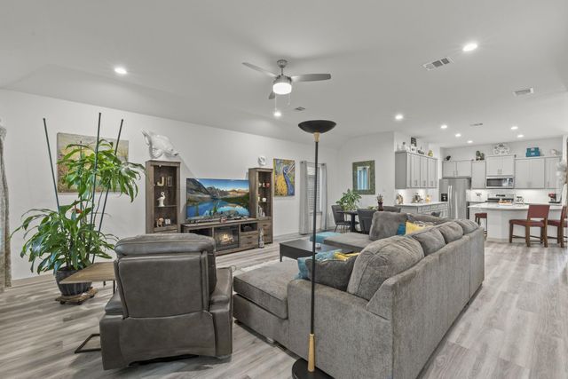 811 Maplewood Drive, League City, TX 77573