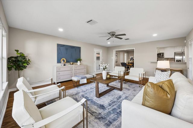 2214 Bron Holly Drive, Houston, TX 77018
