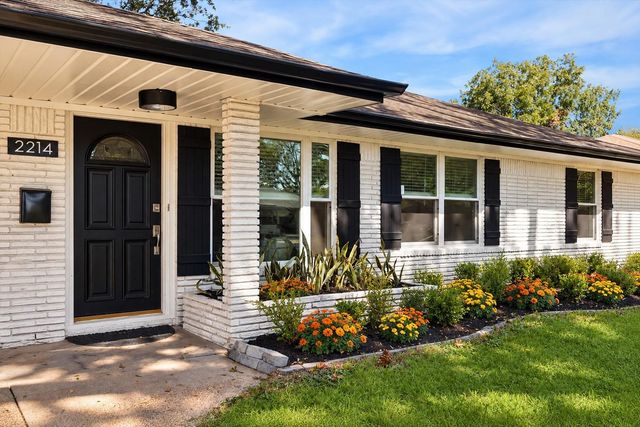 2214 Bron Holly Drive, Houston, TX 77018