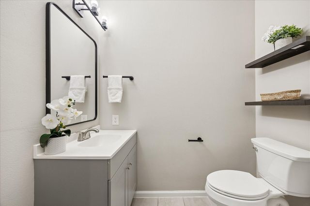 2214 Bron Holly Drive, Houston, TX 77018