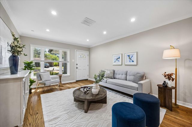 2214 Bron Holly Drive, Houston, TX 77018