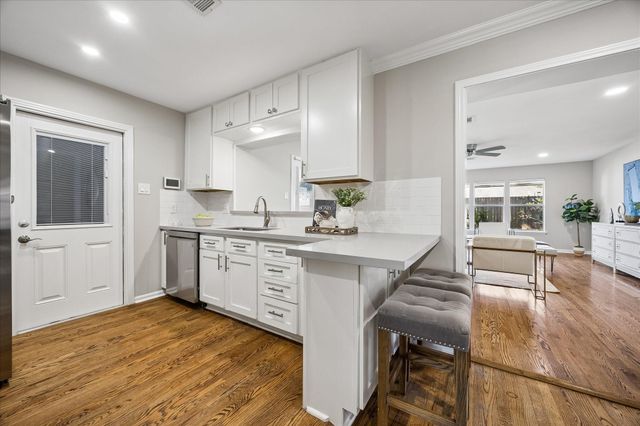 2214 Bron Holly Drive, Houston, TX 77018