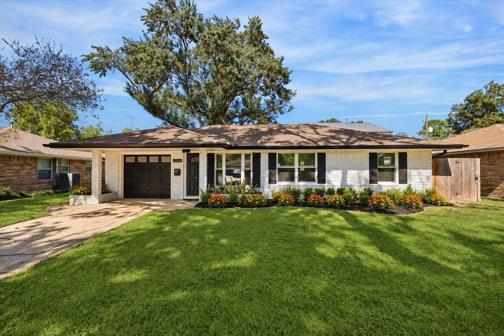 2214 Bron Holly Drive, Houston, TX 77018