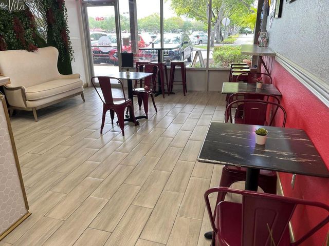 4392 Northlake Boulevard, Palm Beach Gardens, FL 33410