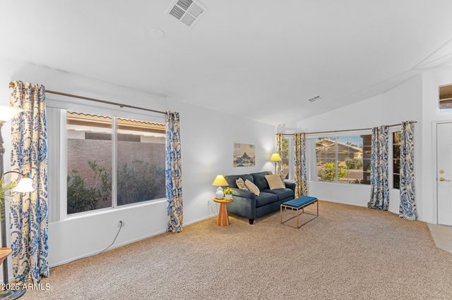5212 W BUFFALO Street, Chandler, AZ 85226
