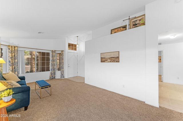 5212 W BUFFALO Street, Chandler, AZ 85226