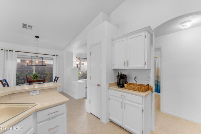 5212 W BUFFALO Street, Chandler, AZ 85226