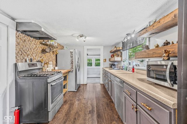 42 E Brookville Road, Fountaintown, IN 46130