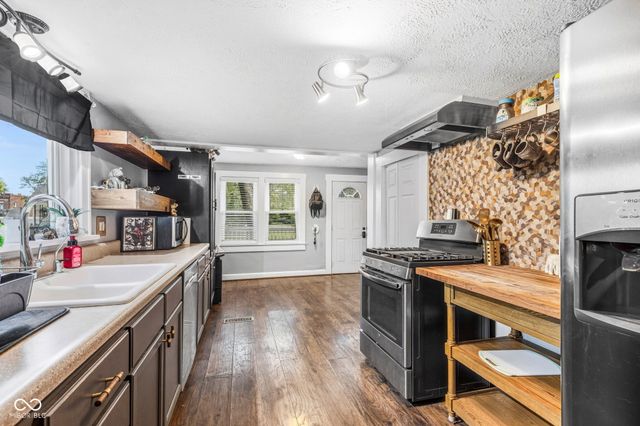 42 E Brookville Road, Fountaintown, IN 46130