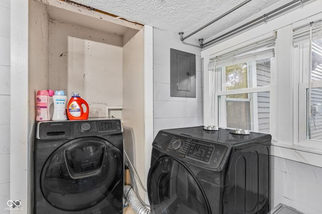 42 E Brookville Road, Fountaintown, IN 46130