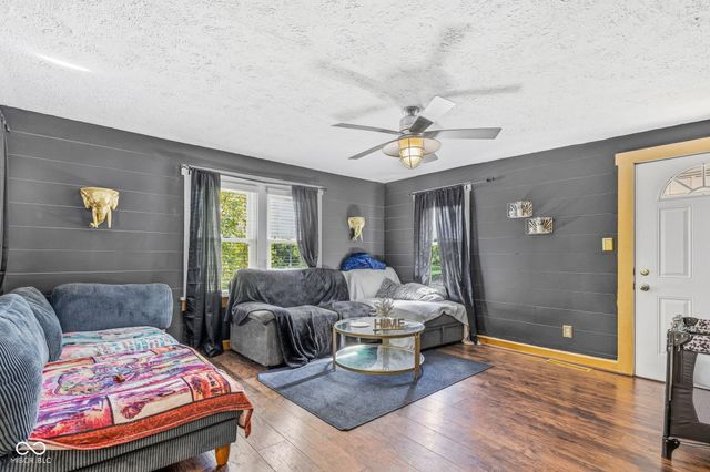 42 E Brookville Road, Fountaintown, IN 46130