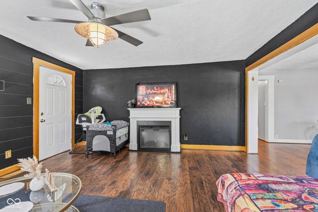 42 E Brookville Road, Fountaintown, IN 46130