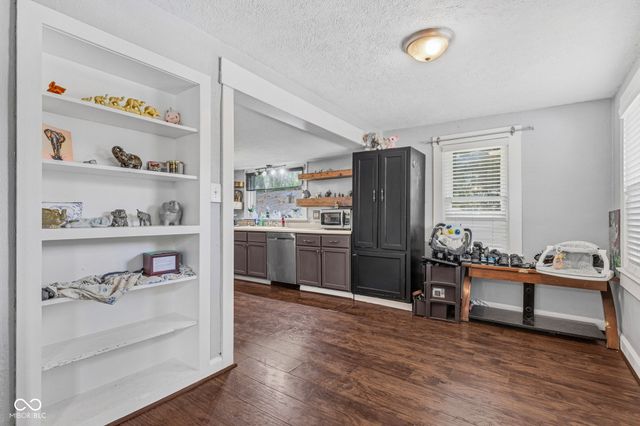 42 E Brookville Road, Fountaintown, IN 46130