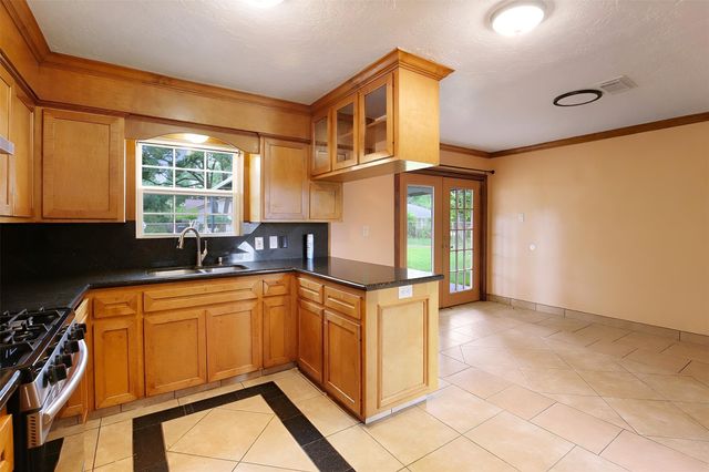 6923 Leader St Street, Houston, TX 77074
