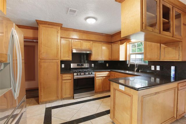 6923 Leader St Street, Houston, TX 77074