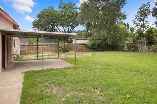 6923 Leader St Street, Houston, TX 77074