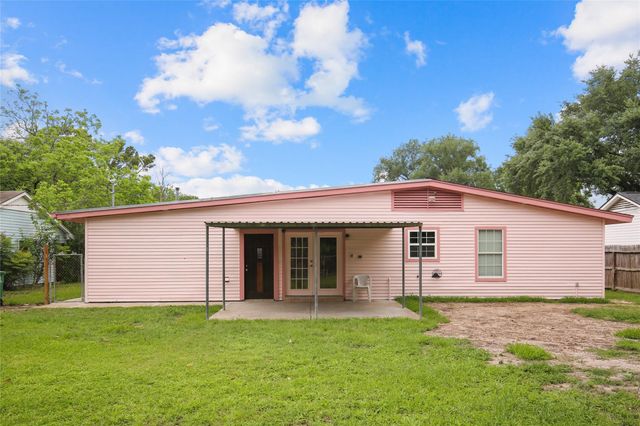 6923 Leader St Street, Houston, TX 77074
