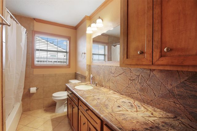 6923 Leader St Street, Houston, TX 77074