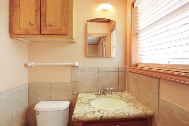 6923 Leader St Street, Houston, TX 77074