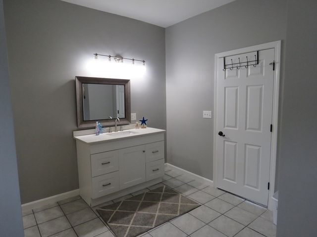 26 Edward St, New Bedford, MA 02740