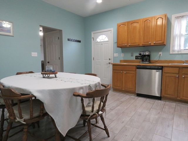 26 Edward St, New Bedford, MA 02740