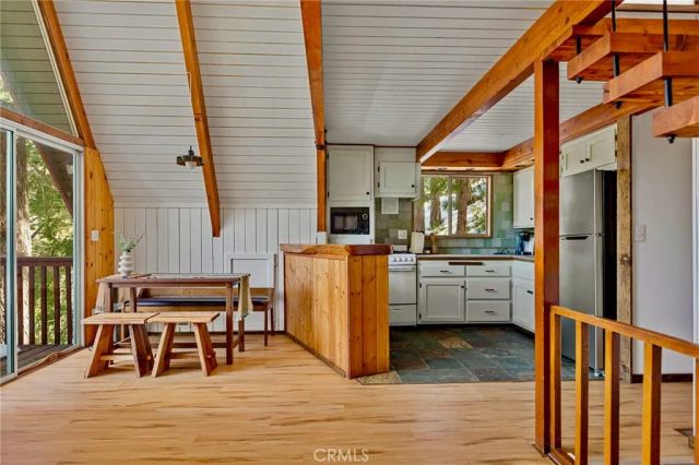 31661 Wagon Wheel, Running Springs, CA 92382