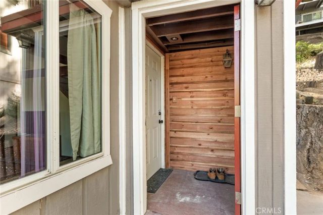 31661 Wagon Wheel, Running Springs, CA 92382