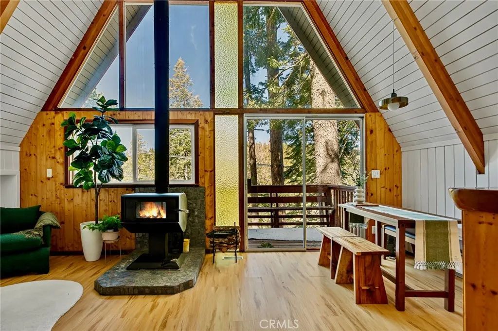 31661 Wagon Wheel, Running Springs, CA 92382