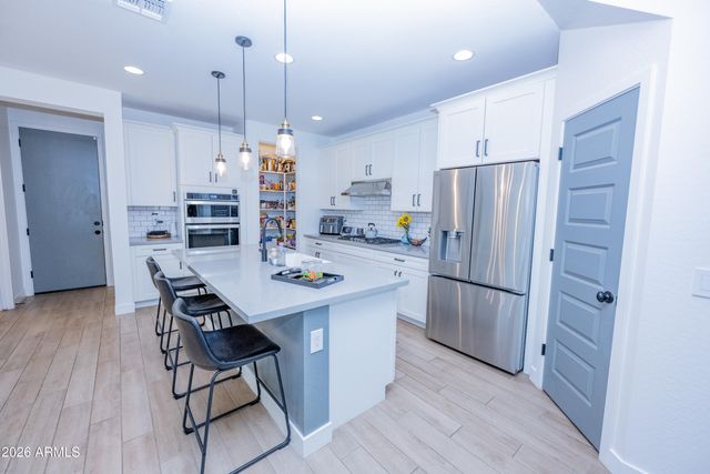 2037 W KINFIELD Trail, Phoenix, AZ 85085