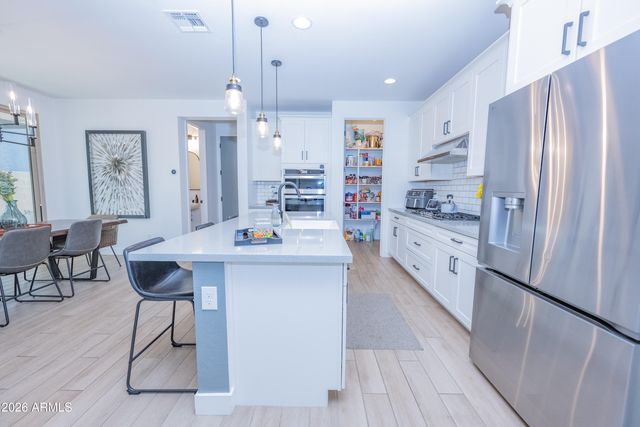 2037 W KINFIELD Trail, Phoenix, AZ 85085