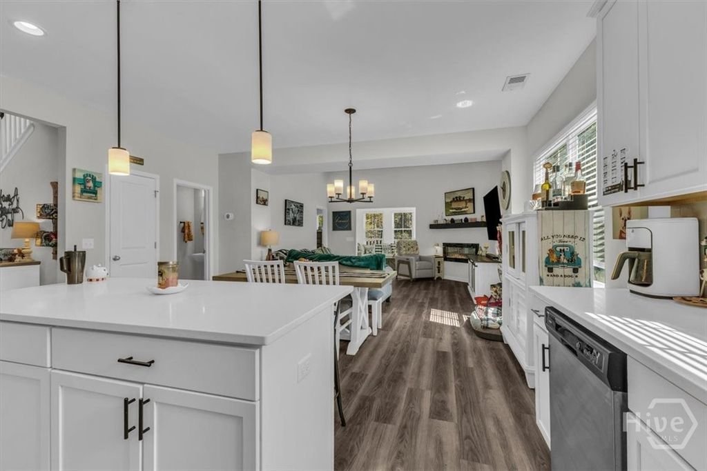 Image 10 of property listing at 399 Beecher Drive, Richmond Hill, GA 31324