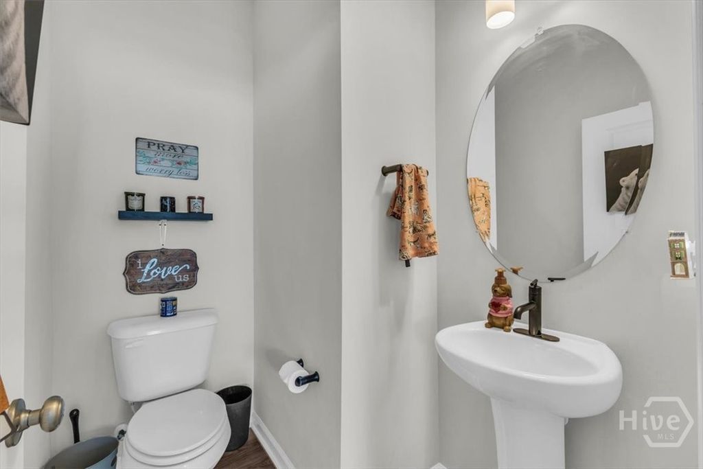 Image 13 of property listing at 399 Beecher Drive, Richmond Hill, GA 31324