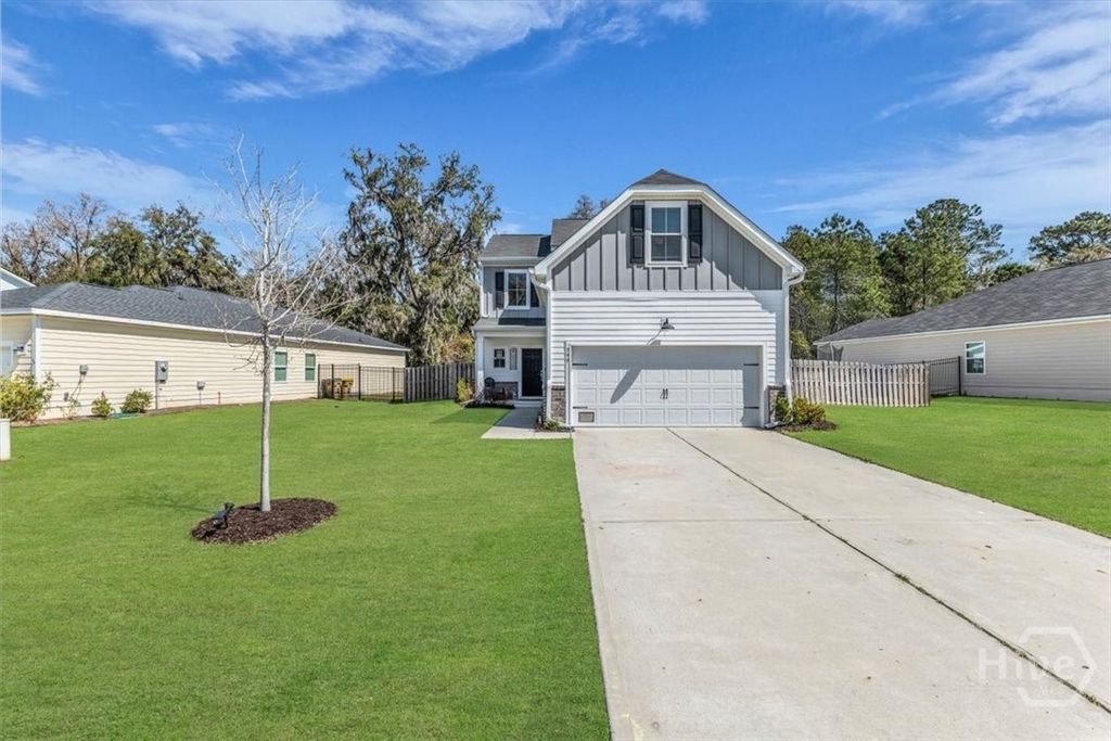 Image 2 of property listing at 399 Beecher Drive, Richmond Hill, GA 31324