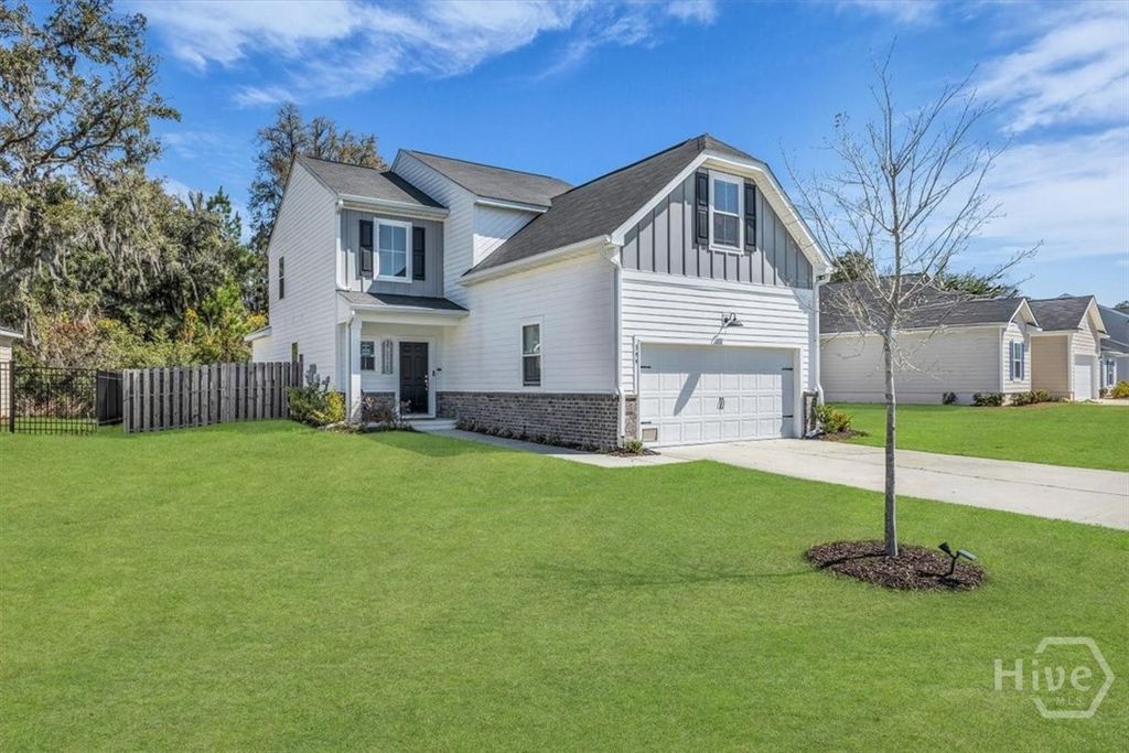 Image 3 of property listing at 399 Beecher Drive, Richmond Hill, GA 31324