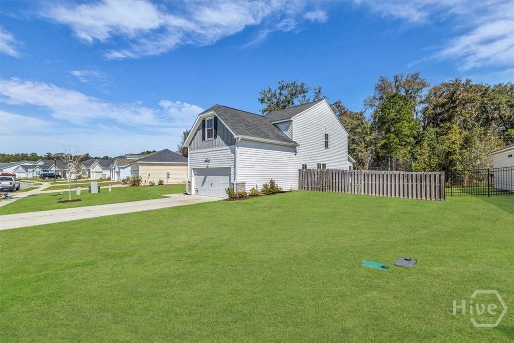 Image 4 of property listing at 399 Beecher Drive, Richmond Hill, GA 31324