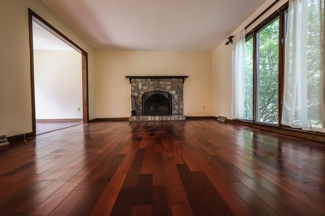 428 Michael Sears Rd., Belchertown, MA 01007